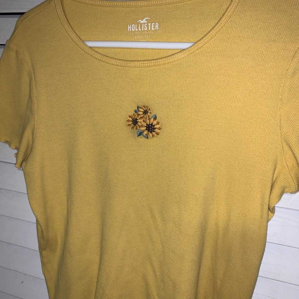 hollister baby tee